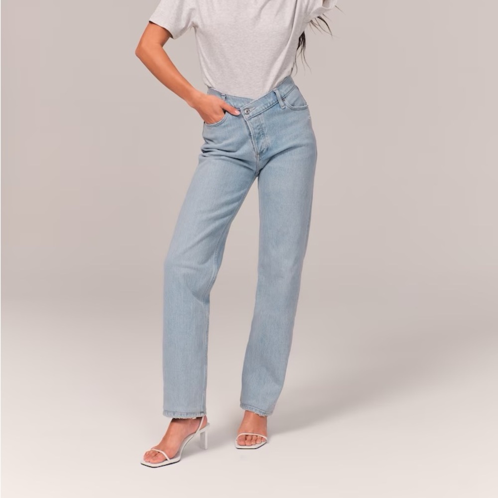 Abercrombie and Fitch The Dad High Rise Jeans